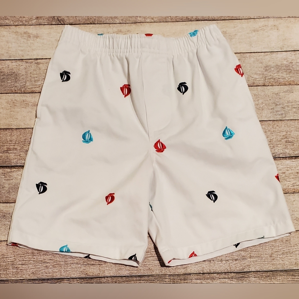 Kelly's Kids Boys White Sailboat Shorts Size 6-7